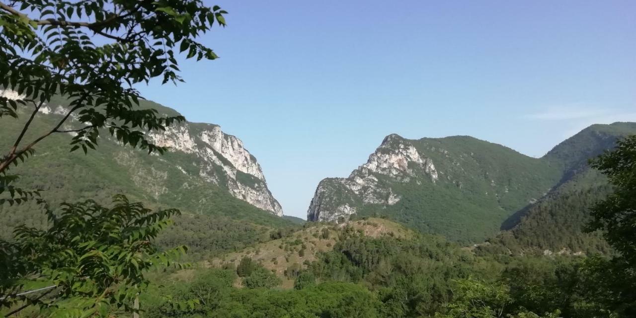 Madonna Di Frasassi - Casa Vacanze Lägenhet Genga  Exteriör bild